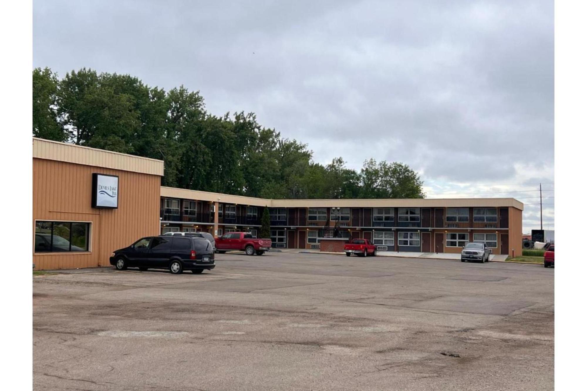Devils Lake Inn By Oyo Near Devils Lake Regional Airport Exterior photo