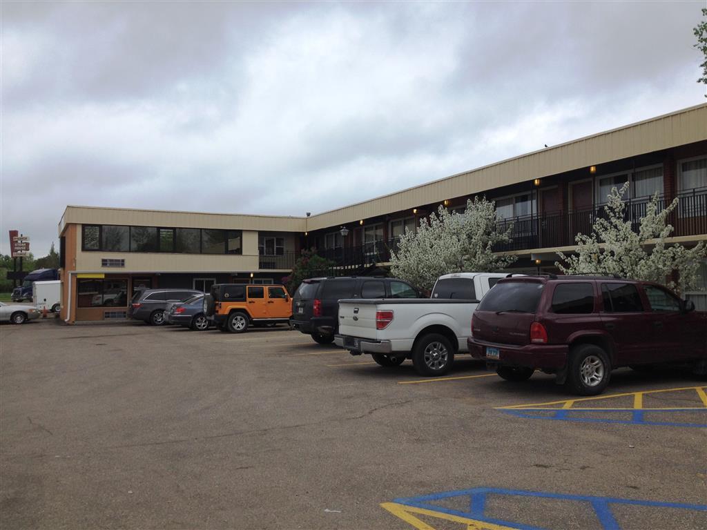 Devils Lake Inn By Oyo Near Devils Lake Regional Airport Exterior photo