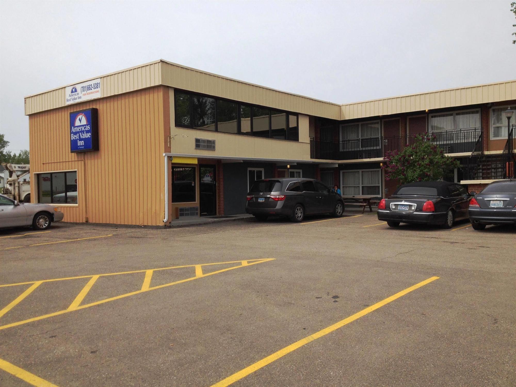 Devils Lake Inn By Oyo Near Devils Lake Regional Airport Exterior photo